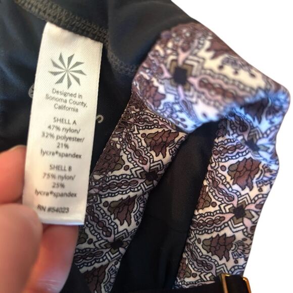 Athleta Inhale Convertible Sports Bra - Picture 7 of 7